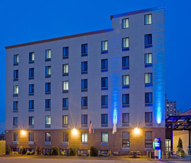 Red Lion Inn And Suites Brooklyn Nova York Exterior foto