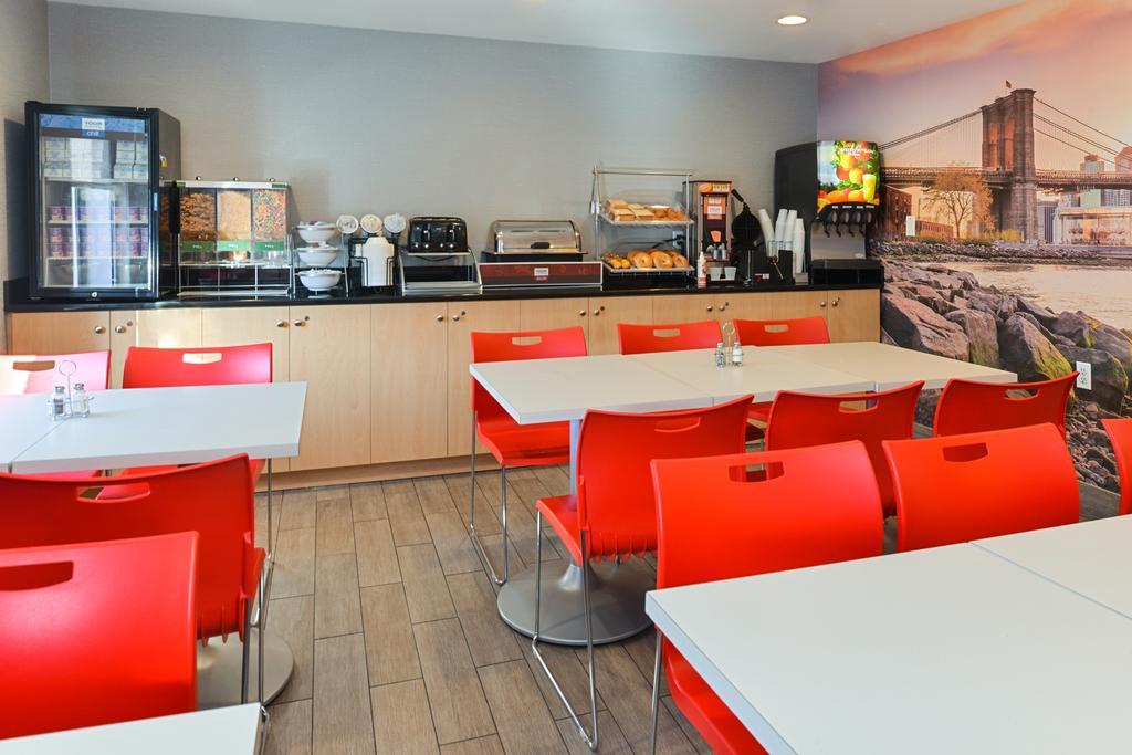 Red Lion Inn And Suites Brooklyn Nova York Exterior foto